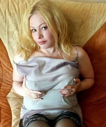 У меня разнообразный набор услуг, которые оставят тебя полностью удовлетворенным. Могу предложить эротический массаж, стриптиз, ролевые игры и многое другое. У меня есть отличные отзывы от предыдущих клиентов, которые говорят о моей профессиональности и умении доставить настоящее удовольствие. В моем фотоальбоме ты можешь увидеть все мои прелести, уверяю, что они полностью соответствуют действительности. Живу в самом сердце Москвы, готова встретиться с тобой в любое удобное для тебя время. Не упусти возможность провести незабываемое время со мной! 😉✨🌹🔥 Жанночка